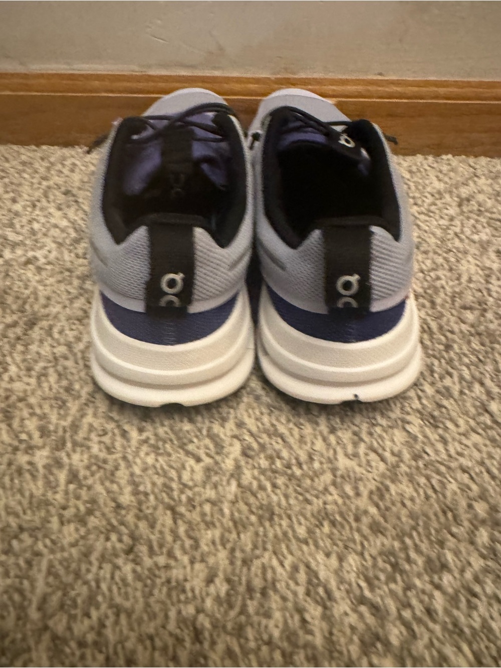 Girls On Clouds Youth Size 4.5 CloudSky Nimbus Blueberry Swiss Shoes - Picture 4 of 6